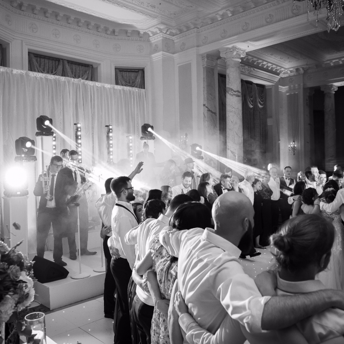 Full Dance Floor Singing